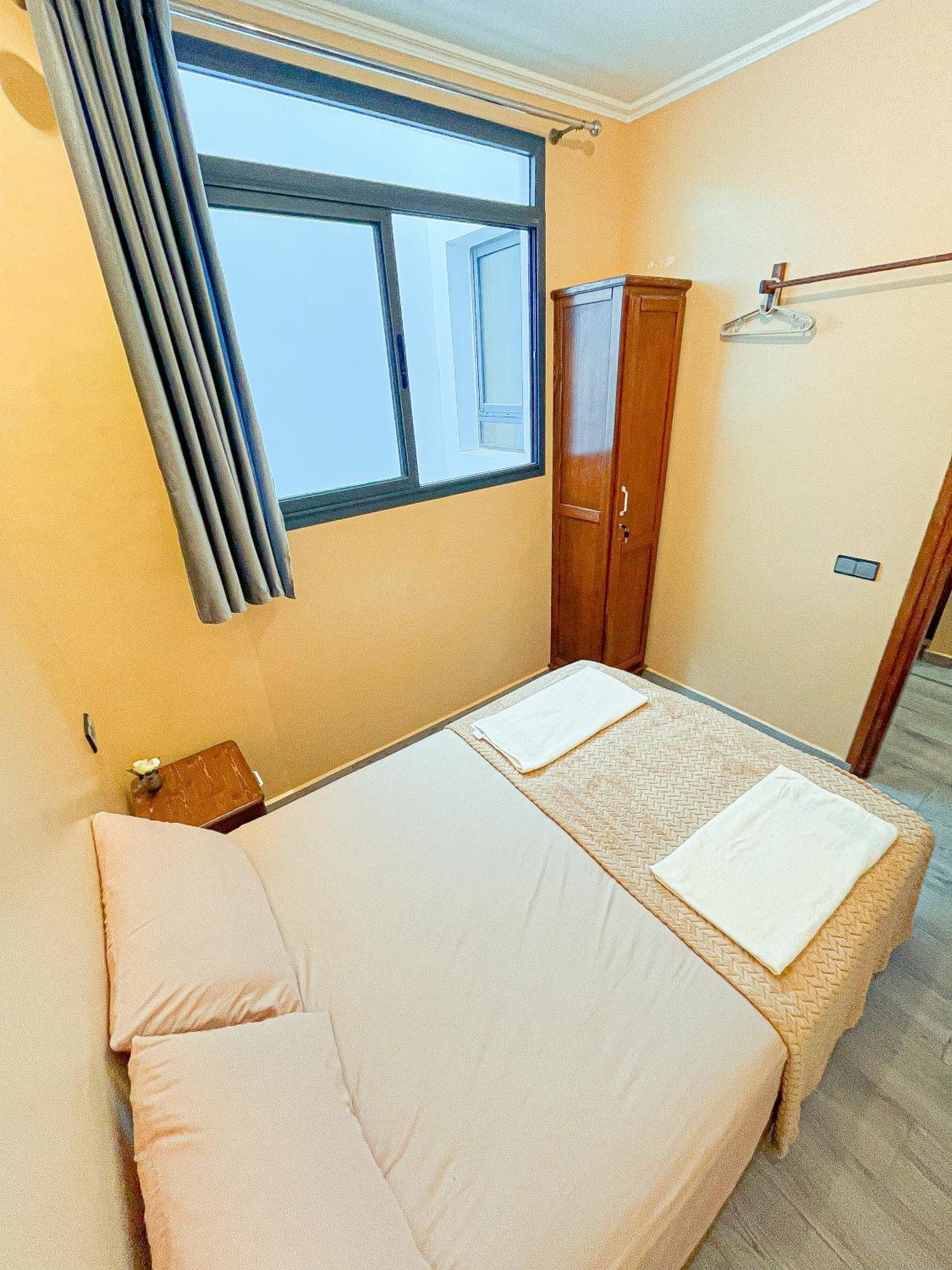 Corner House Apartment *